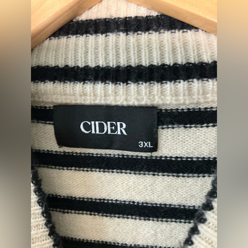 Cropped striped sweater - Picture 4 of 5